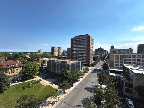 Tiny photo for 4848 N SHERIDAN Road #710, Chicago, IL 60640 (MLS # 12460268)