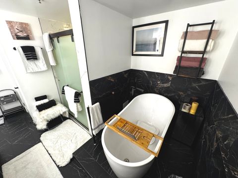 Tiny photo for 4848 N SHERIDAN Road #710, Chicago, IL 60640 (MLS # 12460268)