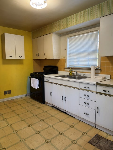 Tiny photo for 319 N Main Street, Mount Prospect, IL 60056 (MLS # 12784906)