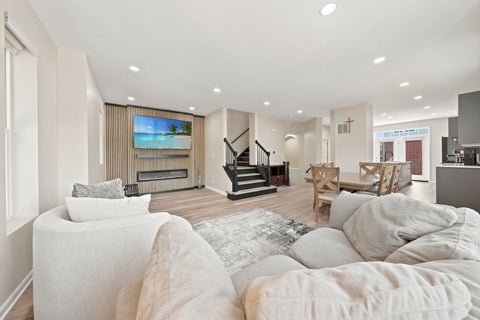 Tiny photo for 2112 S Crambourne Way #6-6, Arlington Heights, IL 60005 (MLS # 12722098)