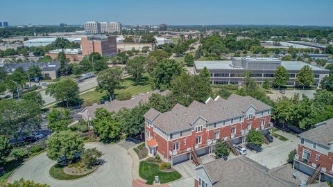 Tiny photo for 2112 S Crambourne Way #6-6, Arlington Heights, IL 60005 (MLS # 12722098)