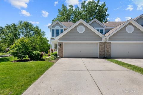 Townhouse in Crystal Lake IL 988 Sutherland Drive.jpg