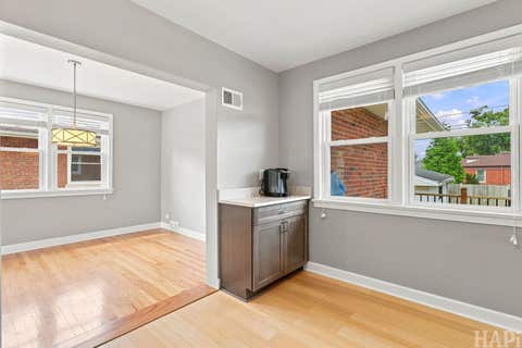 Tiny photo for 1512 Portsmouth Avenue, Westchester, IL 60154 (MLS # 12699985)