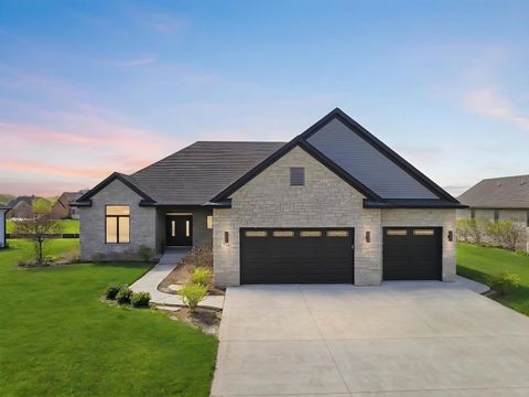 Photo of 718 Independence Avenue, Sycamore, IL 60178 (MLS # 12623656)