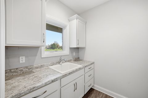 Tiny photo for 718 Independence Avenue, Sycamore, IL 60178 (MLS # 12623656)