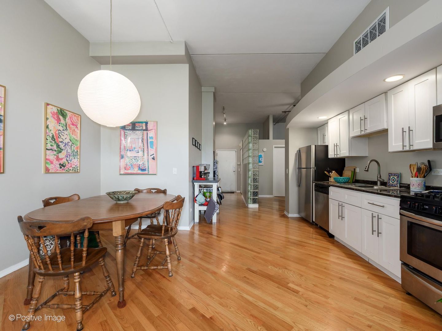 2012 W Saint Paul Avenue 207