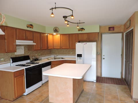 Tiny photo for 2480 Frost Drive, Aurora, IL 60503 (MLS # 12661537)