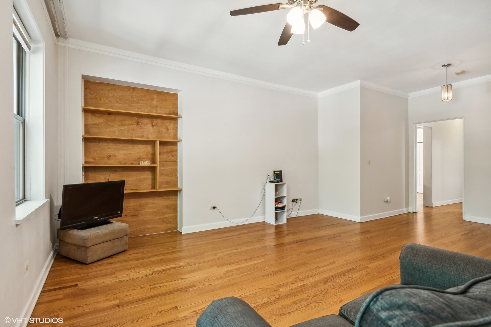 1151 E Hyde Park Boulevard 2D