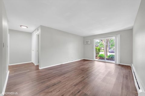 Tiny photo for 1103 Miller Lane #105, Buffalo Grove, IL 60089 (MLS # 12704686)