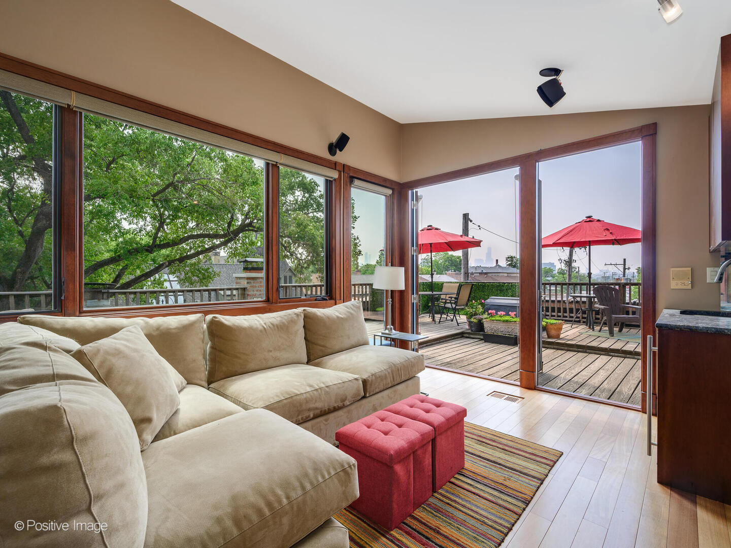 1349 W Webster Avenue 5