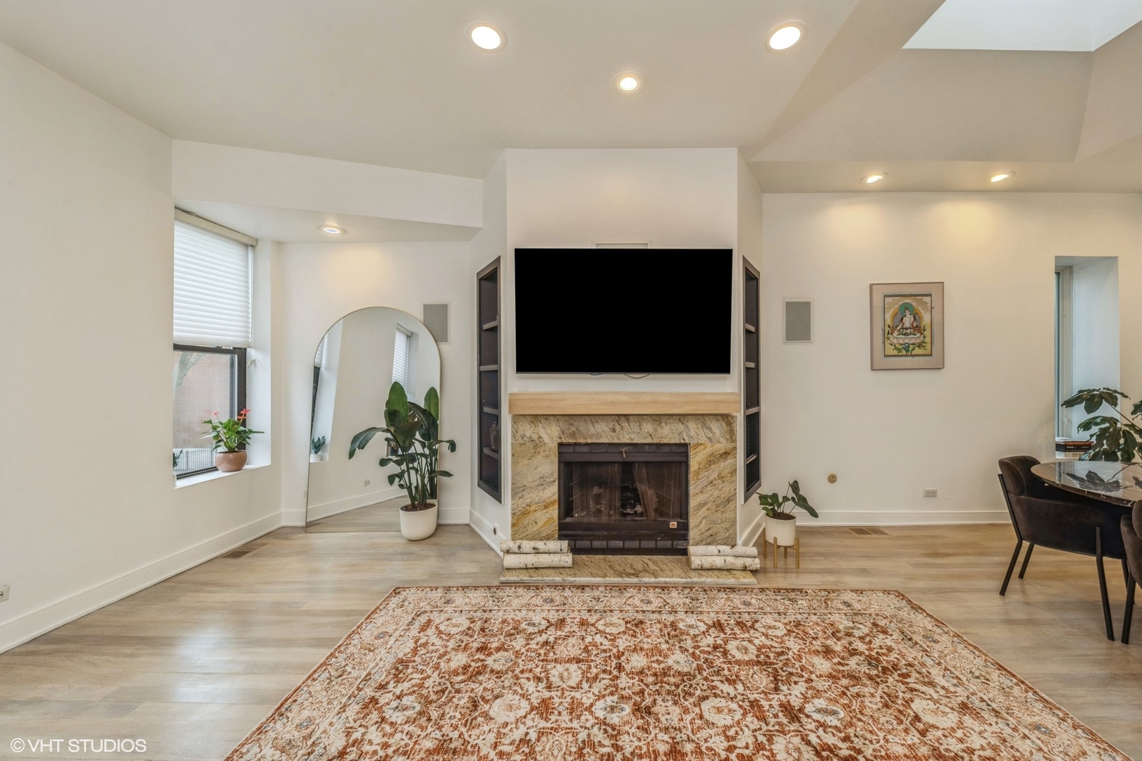 1349 W Webster Avenue 5
