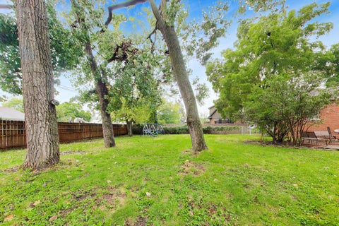 Tiny photo for 2183 LAURA Lane, Des Plaines, IL 60018 (MLS # 12765394)