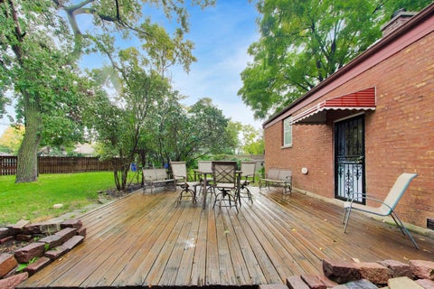 Tiny photo for 2183 LAURA Lane, Des Plaines, IL 60018 (MLS # 12765394)