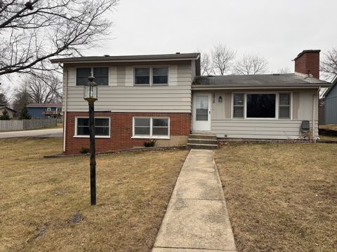 Photo of 1015 Hilltop Boulevard, McHenry, IL 60050 (MLS # 12574359)