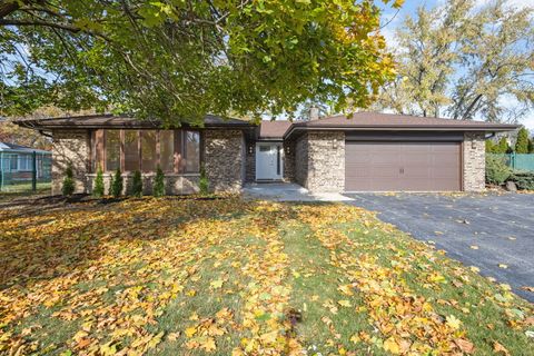 Photo of 6710 W Golfview Lane, Palos Heights, IL 60463 (MLS # 12511979)