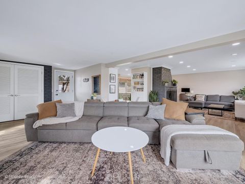 Tiny photo for 657 W Armitage Avenue, Elmhurst, IL 60126 (MLS # 12636568)