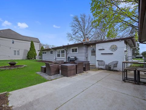 Tiny photo for 657 W Armitage Avenue, Elmhurst, IL 60126 (MLS # 12636568)