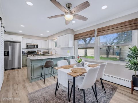 Tiny photo for 657 W Armitage Avenue, Elmhurst, IL 60126 (MLS # 12636568)