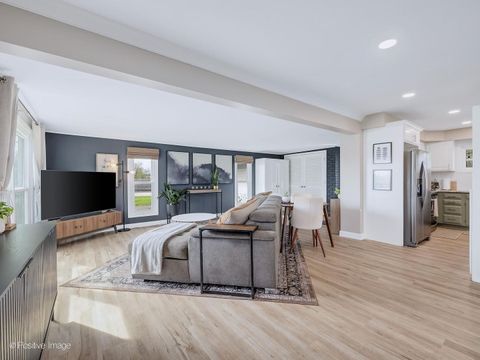 Tiny photo for 657 W Armitage Avenue, Elmhurst, IL 60126 (MLS # 12636568)
