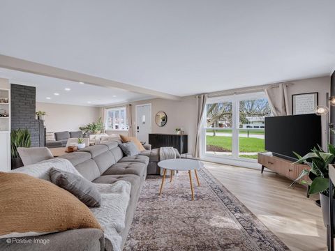 Tiny photo for 657 W Armitage Avenue, Elmhurst, IL 60126 (MLS # 12636568)
