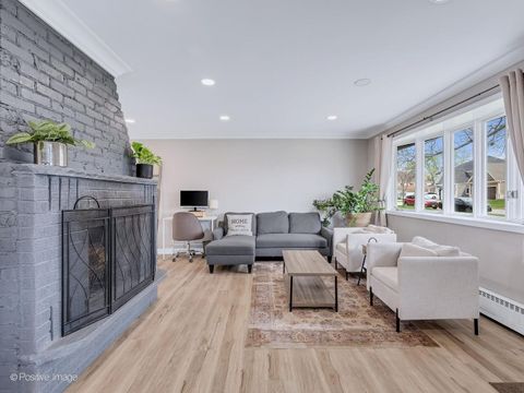 Tiny photo for 657 W Armitage Avenue, Elmhurst, IL 60126 (MLS # 12636568)