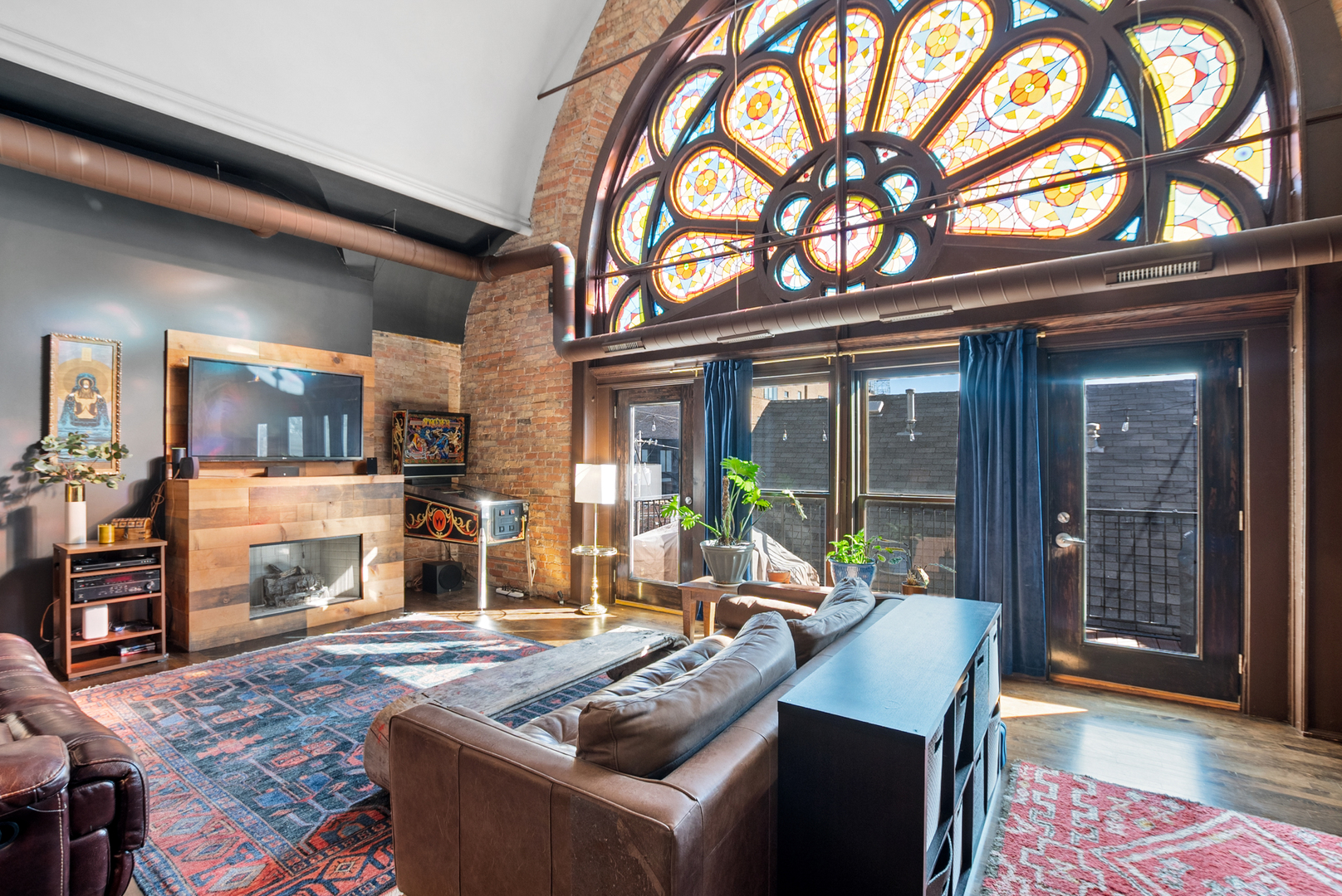 1658 W SUPERIOR Street 8