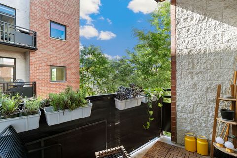 Tiny photo for 2337 W Wolfram Street #411, Chicago, IL 60618 (MLS # 12461186)