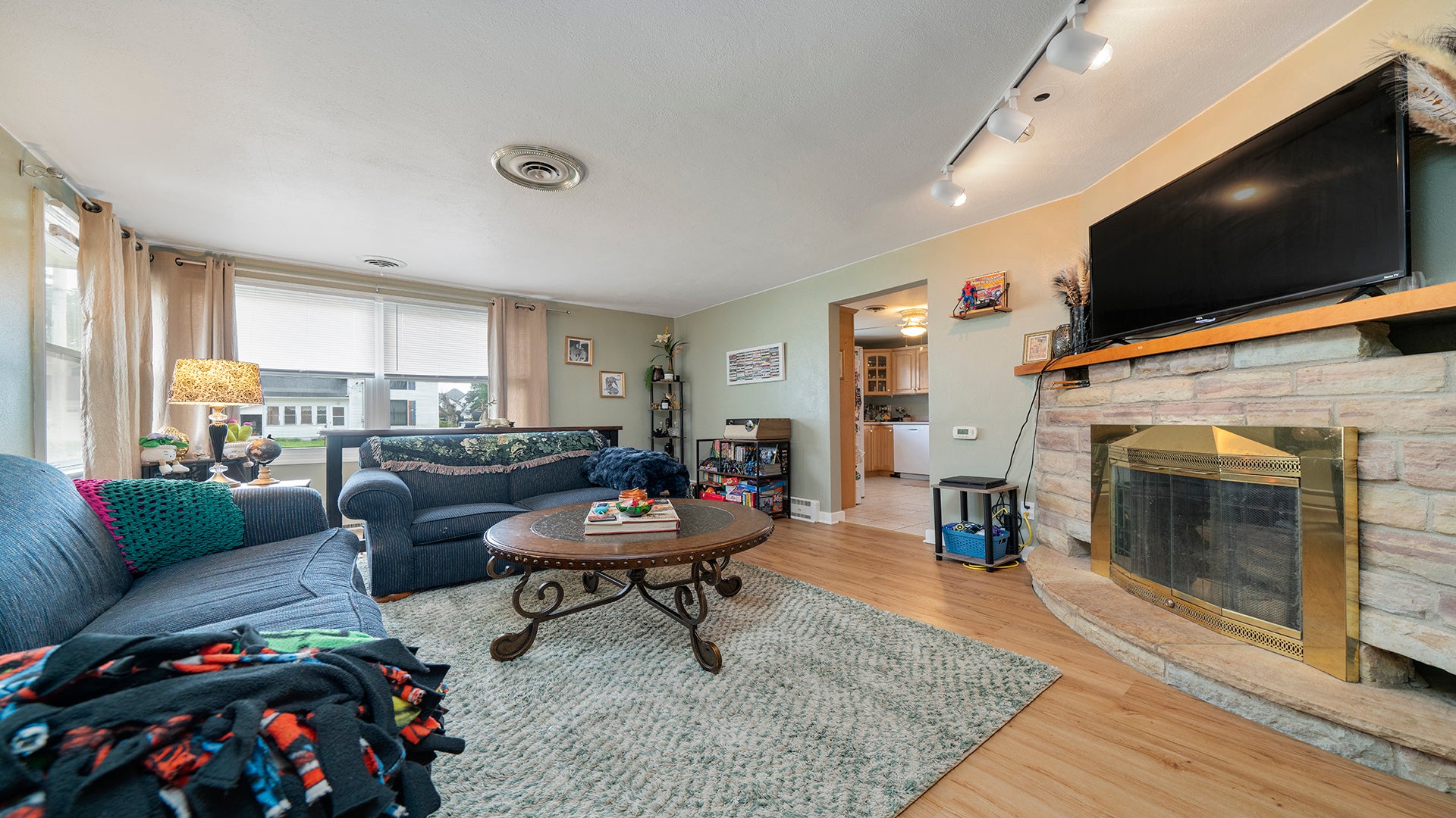 225 E 4th Street