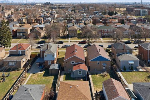 Tiny photo for 3626 S 56th Court, Cicero, IL 60804 (MLS # 12594091)