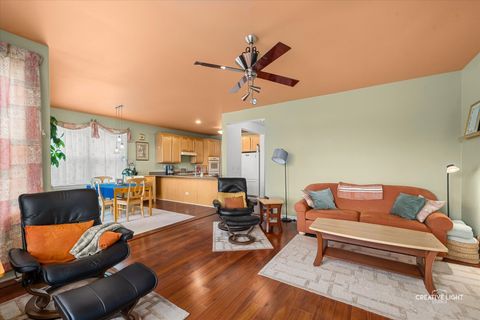 Tiny photo for 577 Cardinal Avenue, Oswego, IL 60543 (MLS # 12600154)