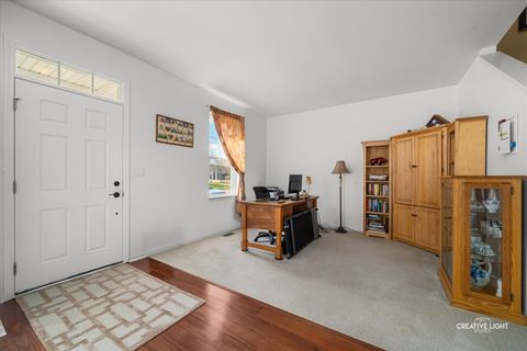 Tiny photo for 577 Cardinal Avenue, Oswego, IL 60543 (MLS # 12600154)