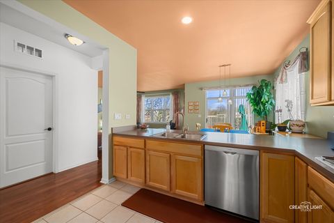 Tiny photo for 577 Cardinal Avenue, Oswego, IL 60543 (MLS # 12600154)