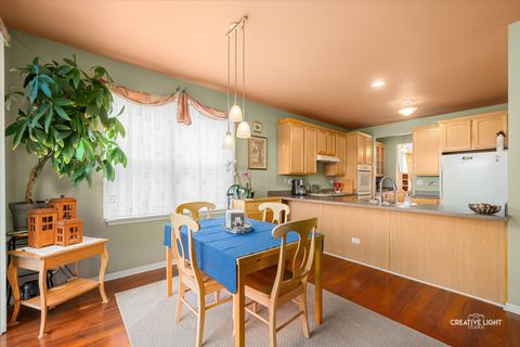 Tiny photo for 577 Cardinal Avenue, Oswego, IL 60543 (MLS # 12600154)