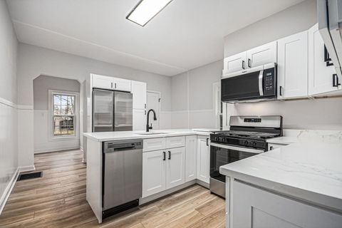 Tiny photo for 819 Pearl Street, Aurora, IL 60505 (MLS # 12596505)