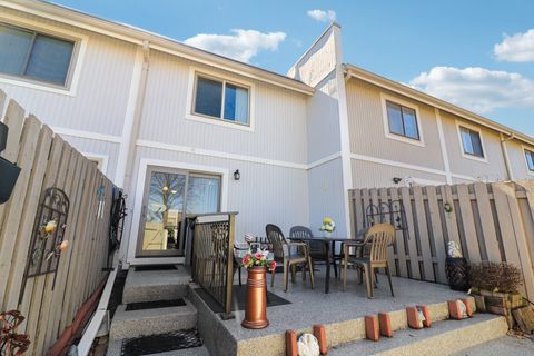 Tiny photo for 673 Cardinal Court, Grayslake, IL 60030 (MLS # 12576509)