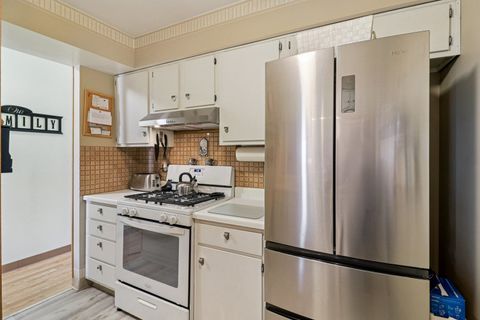 Tiny photo for 673 Cardinal Court, Grayslake, IL 60030 (MLS # 12576509)