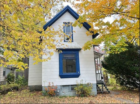 Photo of 725 Davis Street, Rockford, IL 61107 (MLS # 12512421)