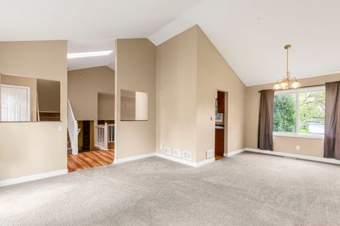 Tiny photo for 6 Cambridge Court, Cary, IL 60013 (MLS # 12634957)