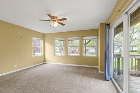 Tiny photo for 6 Cambridge Court, Cary, IL 60013 (MLS # 12634957)