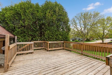 Tiny photo for 6 Cambridge Court, Cary, IL 60013 (MLS # 12634957)