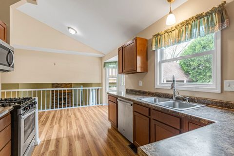 Tiny photo for 6 Cambridge Court, Cary, IL 60013 (MLS # 12634957)