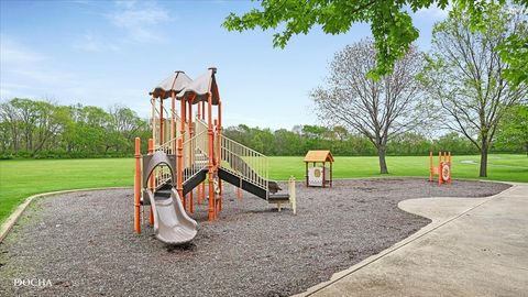 Tiny photo for 2727 Old Woods Trail #2727, Plainfield, IL 60586 (MLS # 12632400)