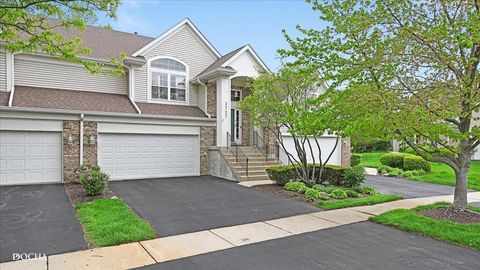 Photo of 2727 Old Woods Trail #2727, Plainfield, IL 60586 (MLS # 12632400)
