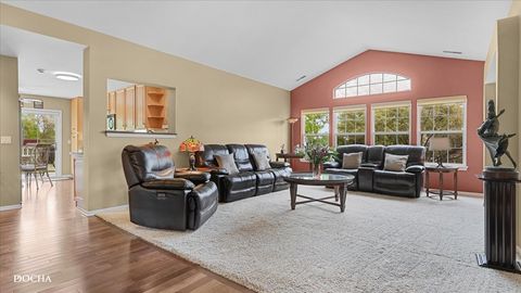 Tiny photo for 2727 Old Woods Trail #2727, Plainfield, IL 60586 (MLS # 12632400)