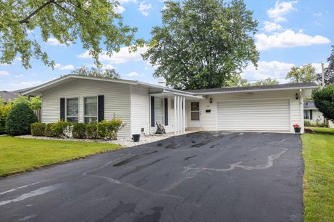 Photo of 927 Putnam Drive, Lockport, IL 60441 (MLS # 12460065)