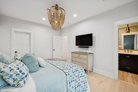 Tiny photo for 2411 Woodlawn Road, Northbrook, IL 60062 (MLS # 12373997)