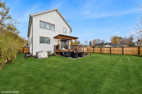 Tiny photo for 2411 Woodlawn Road, Northbrook, IL 60062 (MLS # 12373997)