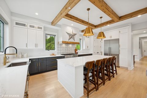 Tiny photo for 2411 Woodlawn Road, Northbrook, IL 60062 (MLS # 12373997)