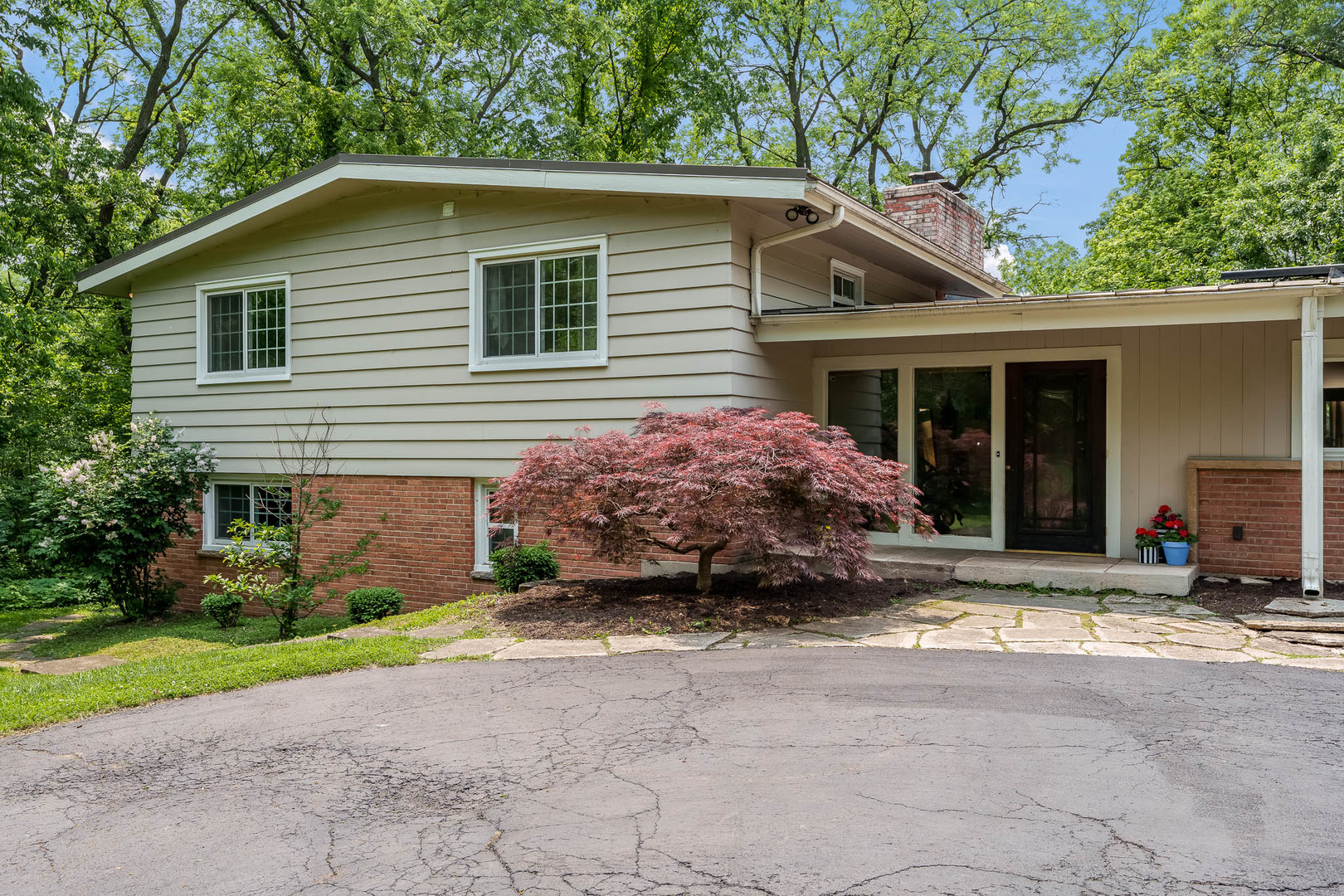 2406 East Lane