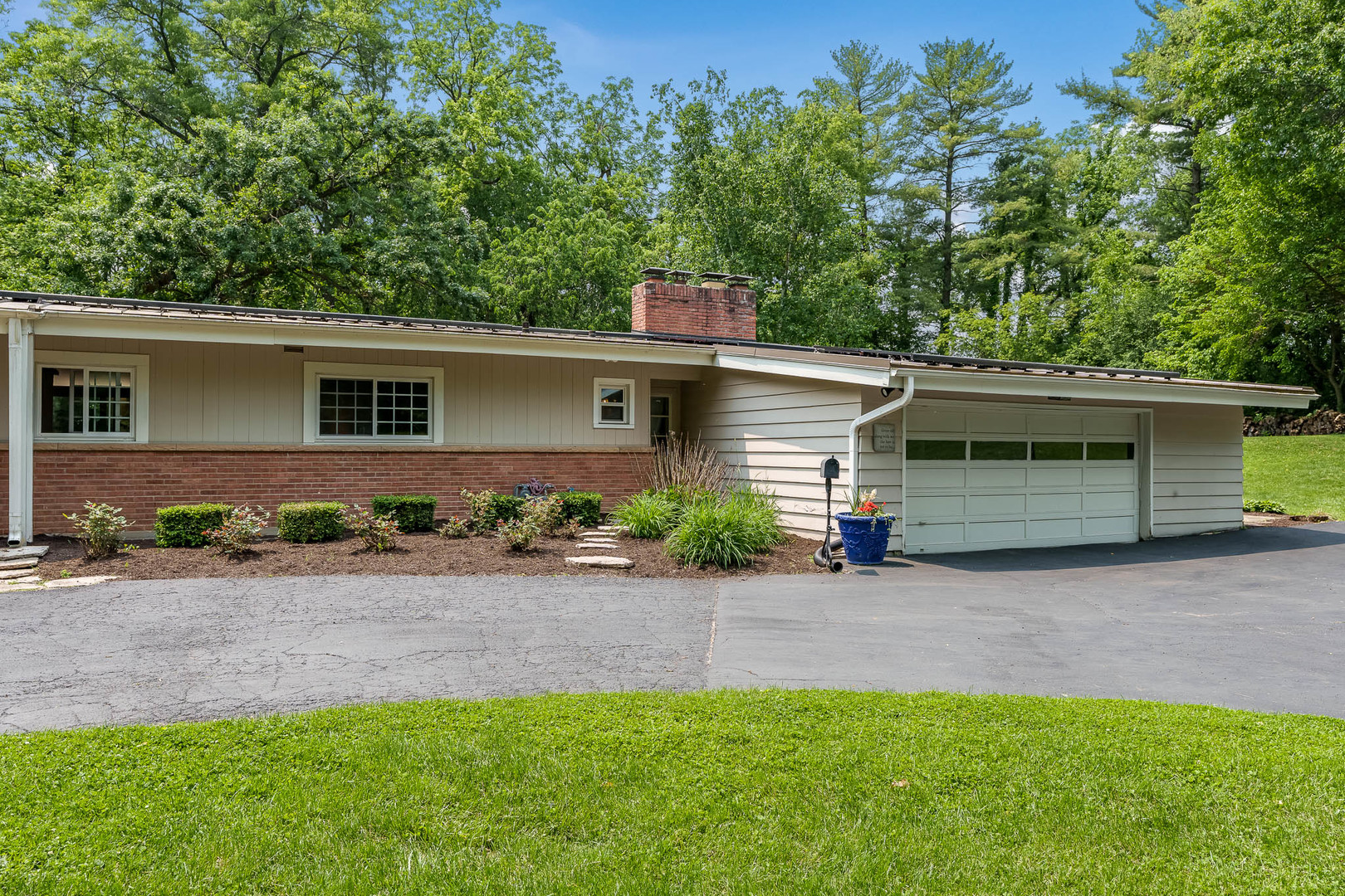 2406 East Lane